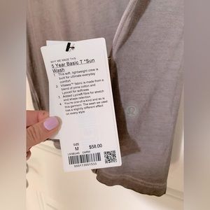 LULULEMON NWT MENS M “5 YEAR BASIC T SUN WASH GREY”